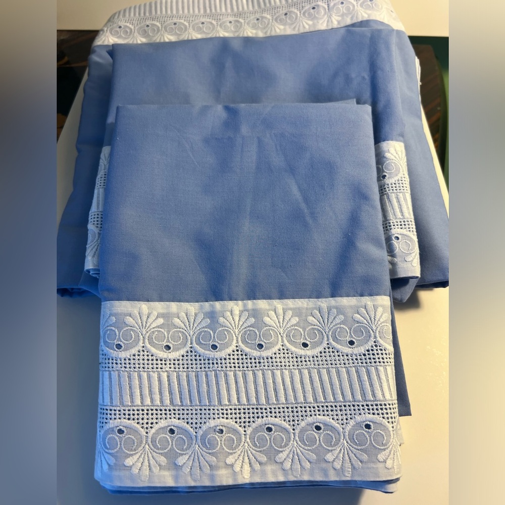 Blue & White Eyelet Bed Cover & 2 Matching Pillowcases